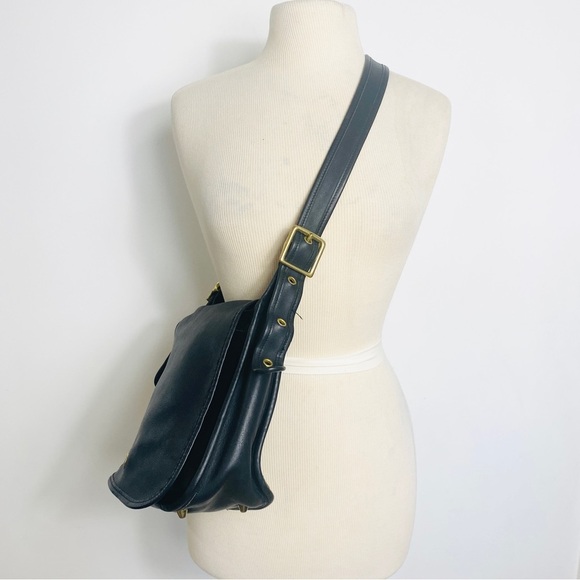 Vintage Coach Stewardess Bag in black leather - Picture 6 of 13